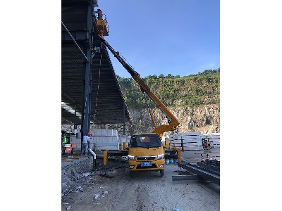 汽車式直臂高空車